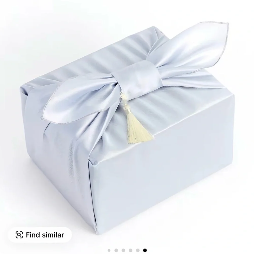 Skincare Cleanser & Exfoliant Set with White and Gold Packaging - Picture 2 of 4